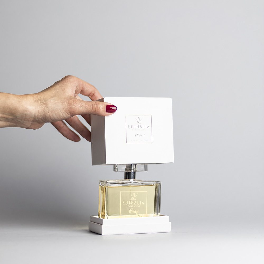 velvet-eau-de-parfum-persona-donna-packaging-2-euthalia-fragrances