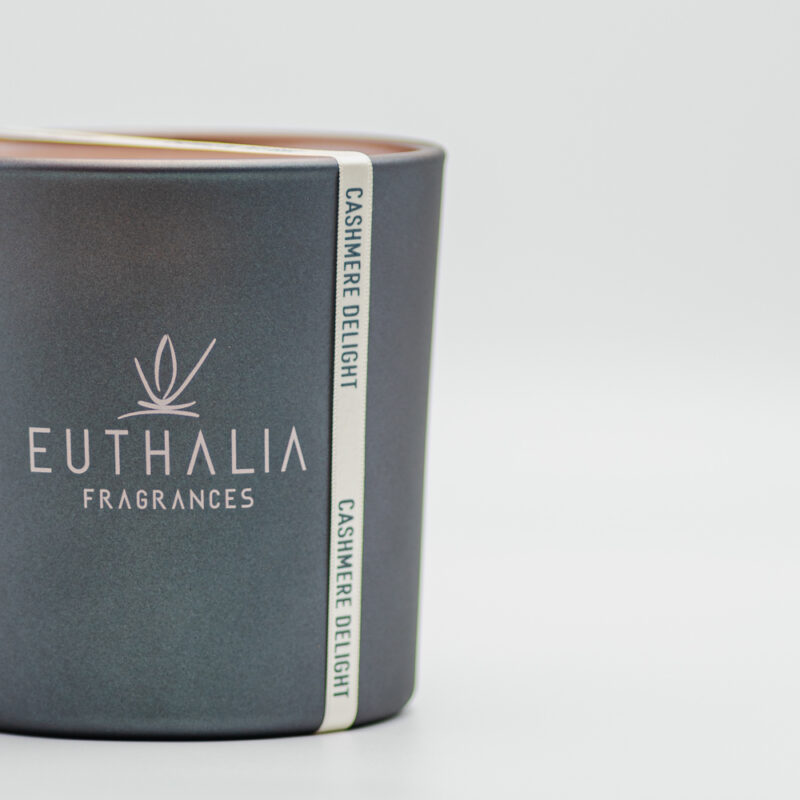 Candela Euthalia Fragrances. Fragranza Cashmere Delight, L
