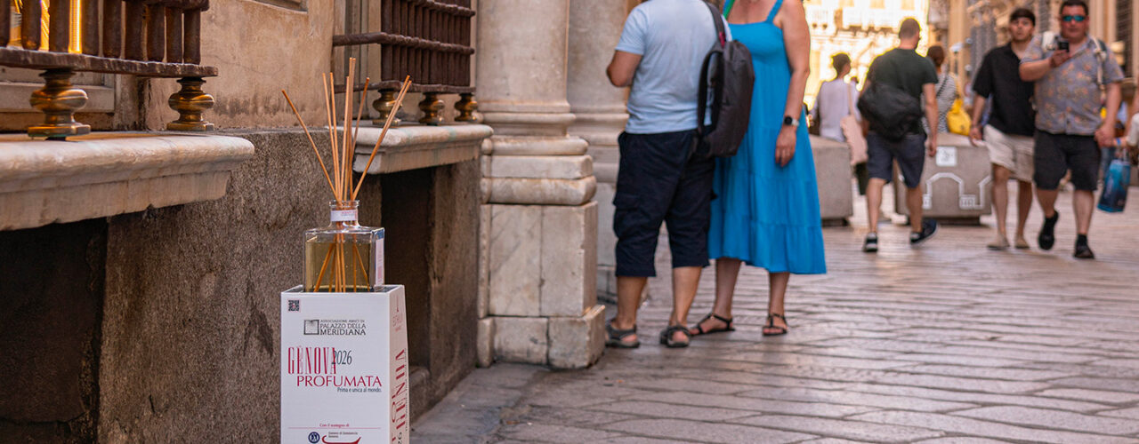 ITA: Itinerario tra i Palazzi dei Rolli a Genova con diffusore di Genova Profumata 2026 lungo il centro storico. Walking route through the Palazzi dei Rolli in Genoa with a Scent of Genoa 2026 fragrance diffuser in the historic centre.